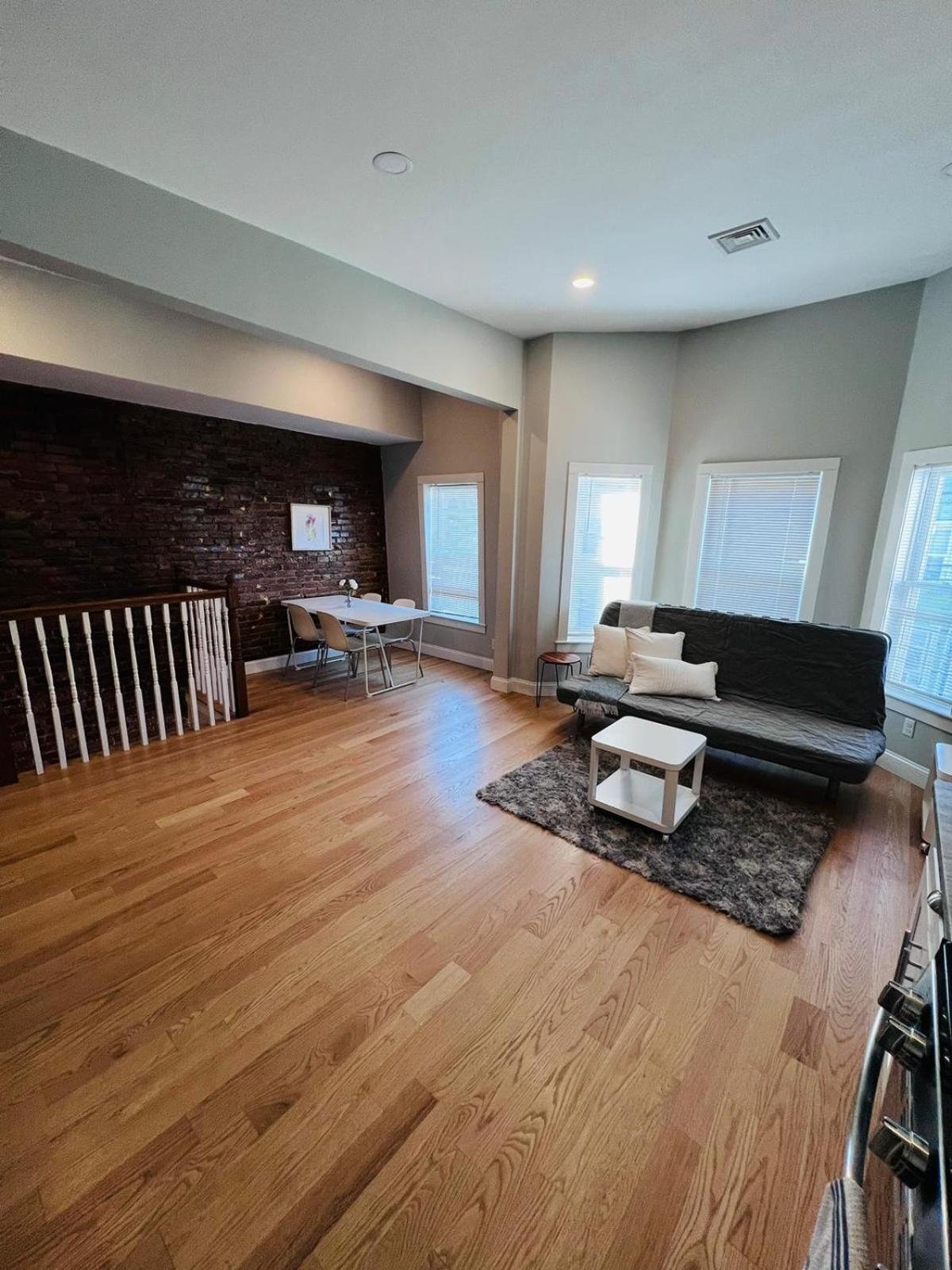 Renovated, 10 Min From The City Boston Buitenkant foto